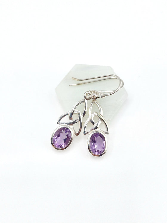 Divine celtic knot in Amethyst