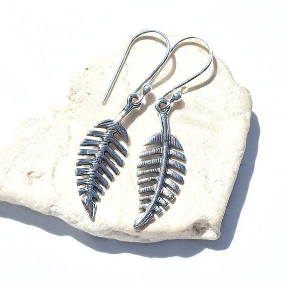 Leaf Dangle Earrings – 925 Silver, Nature-Inspired