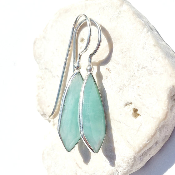 Lola Rigid Gemstone Earrings - 925 Silver - unique gemstone cut