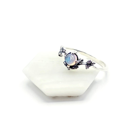 Regal Silver Ring with Opal & Oxidised Leaf Details – Nature-Inspired Fantasy Jewellery