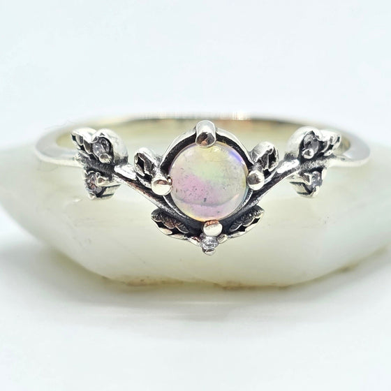 Regal Silver Ring with Opal & Oxidised Leaf Details – Nature-Inspired Fantasy Jewellery