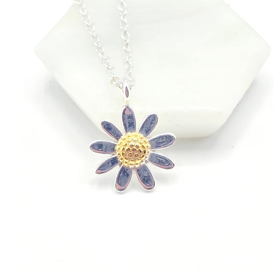 🌼 Wildflower Whimsy: Dainty Daisy Pendant & 925 Silver Chain – Nature’s Cool Girl Jewellery 🌿